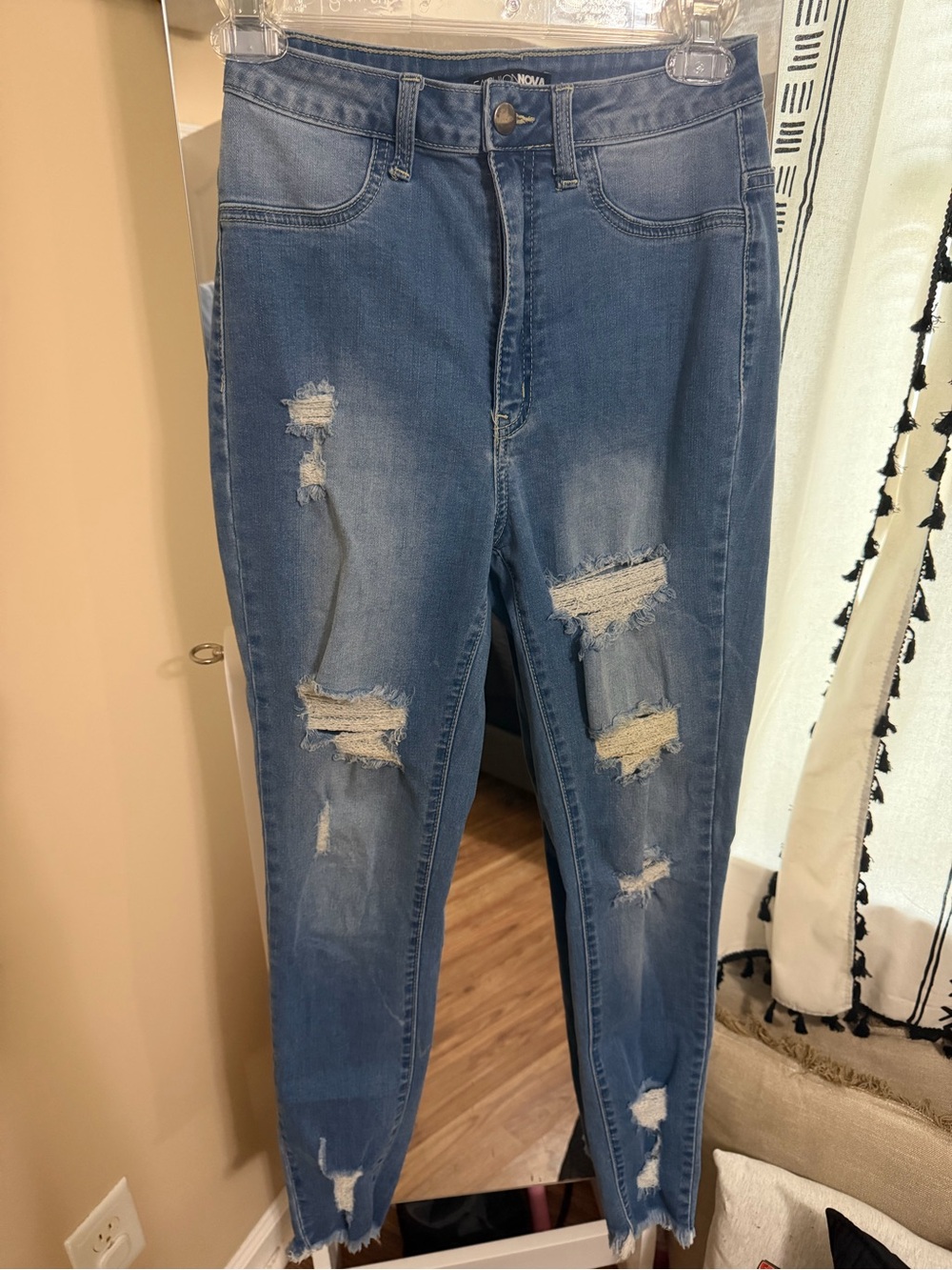 Fashion Nova High-Rise Distressed Jeans Size - Blue
